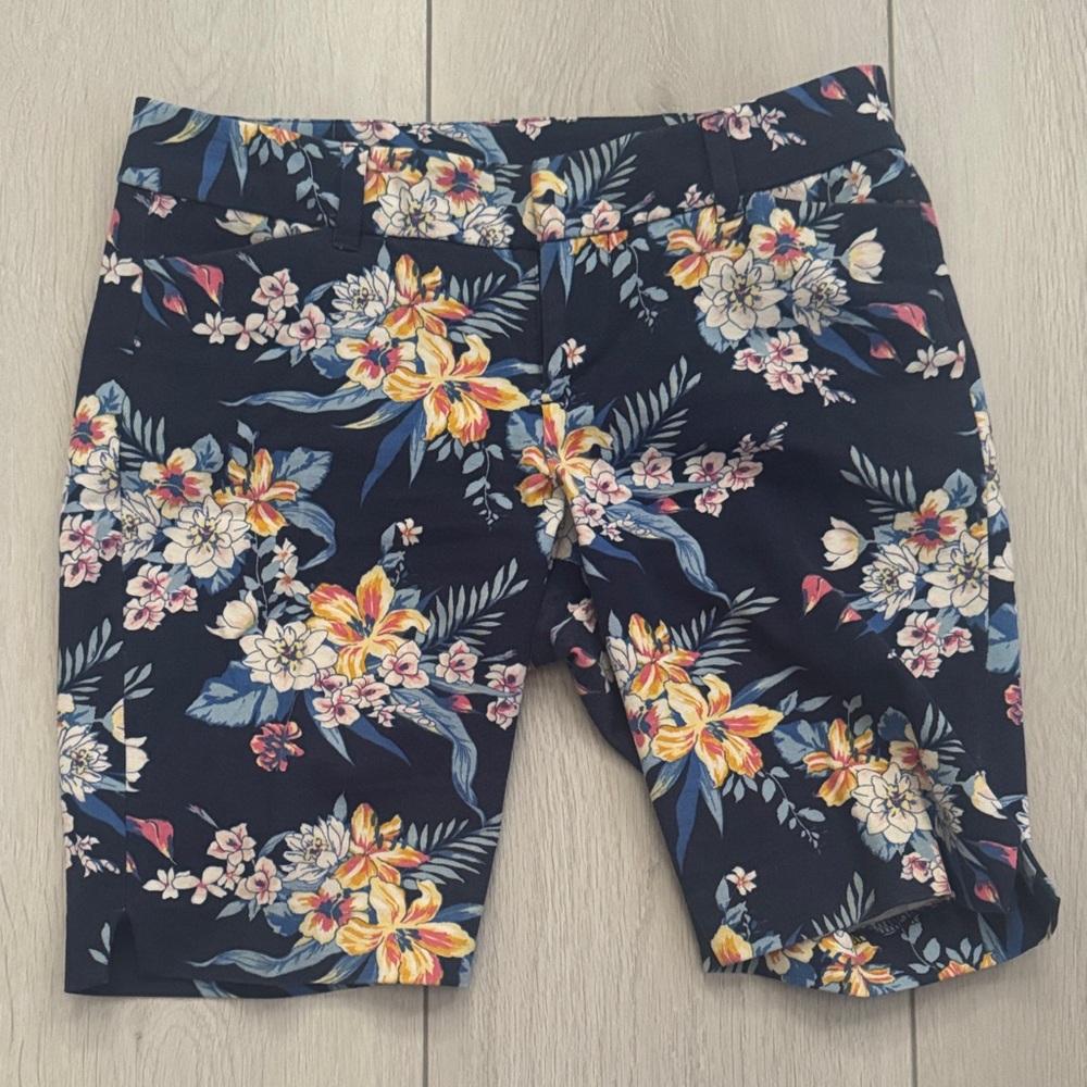 Old Navy Navy Floral Women's Shorts